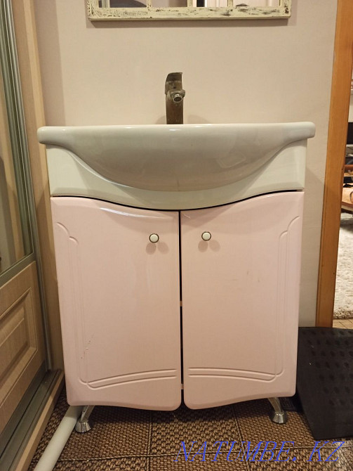 Раковина с тумбой и зеркалом в ванную Нуркен - изображение 2