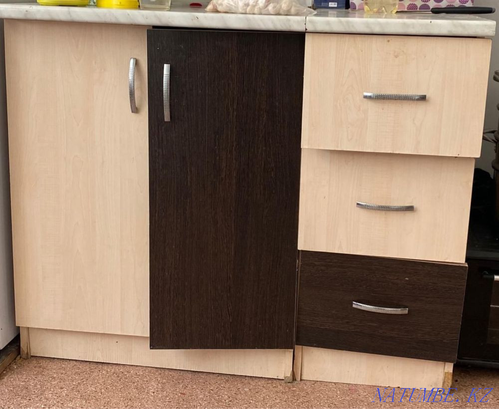 Table with two chairs and wardrobe Жетыген - photo 2