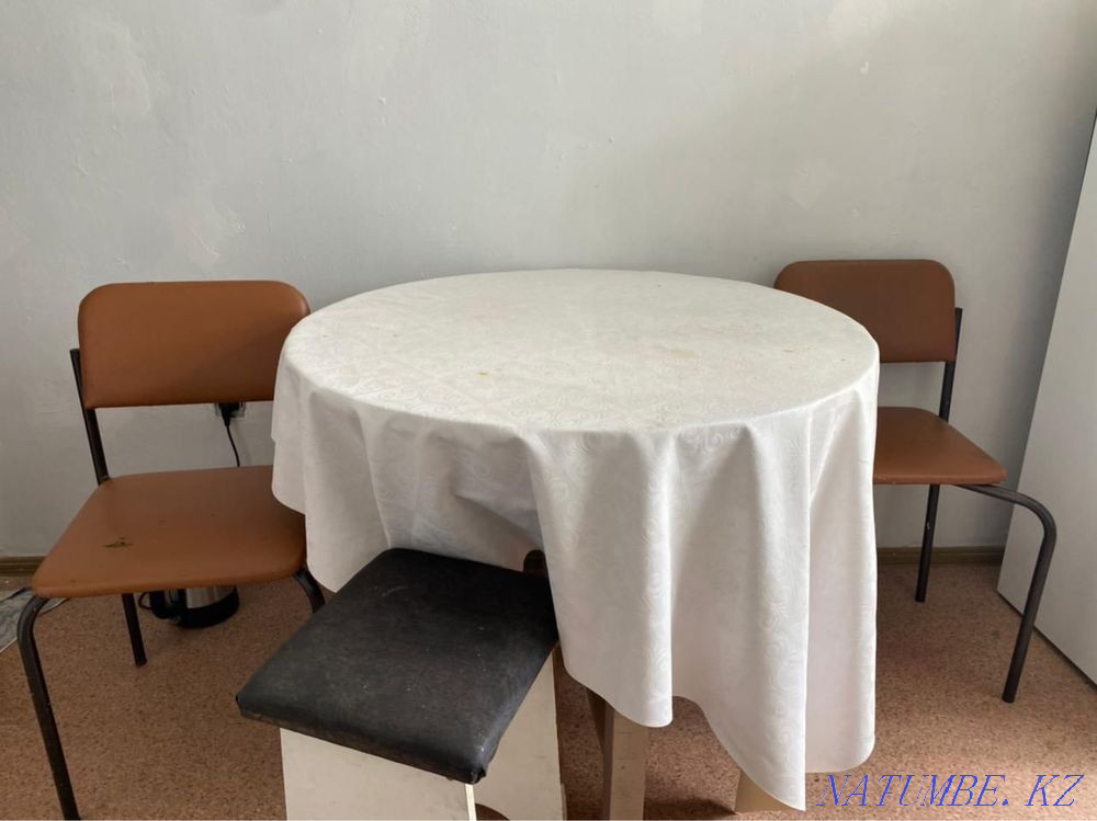 Table with two chairs and wardrobe Жетыген - photo 1