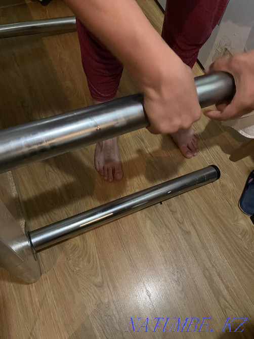 Үстел жақсы жағдайда, бетінде сызат жоқ.  Астана - изображение 2