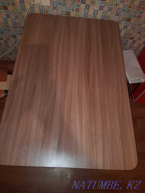 Продаю кухонный стол в хорошем состоянии Караганда - изображение 2