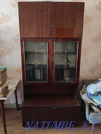 Продам шкаф, шифоньер, стол, стол и шкафы на кухню Талгар - изображение 1