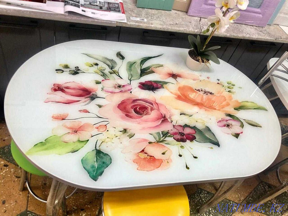 Tables and chairs on chrome base. Oral - photo 5