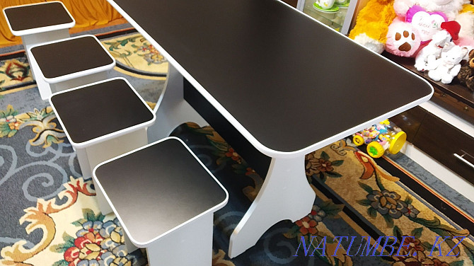 Selling a new kitchen table and 4 stools Ust-Kamenogorsk - photo 1