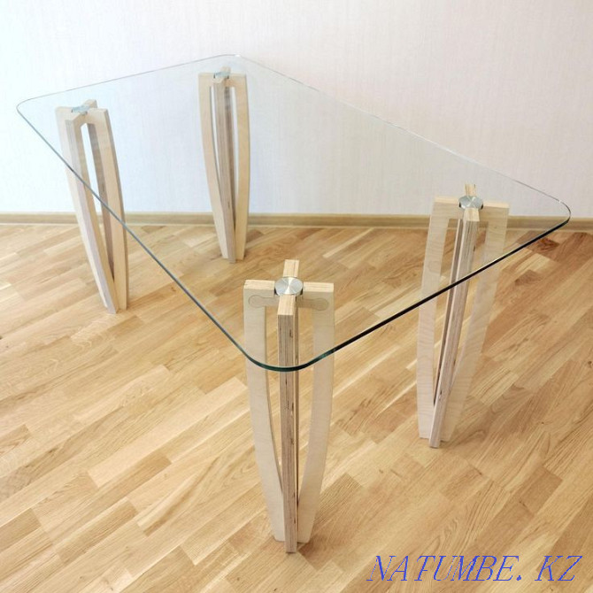 Стол стеклянный в хорошем состоянии Кокшетау - изображение 1