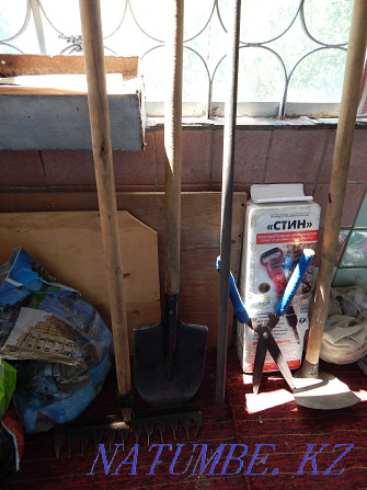 Garden tools. All for 2000. shovels, rakes, crowbars. Almaty - photo 2