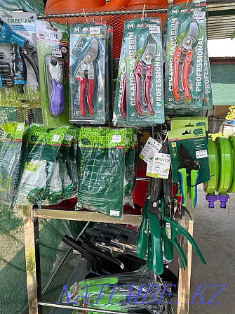 Large selection of garden tools (shovels, pitchforks, hoses, etc.). Taraz - photo 5