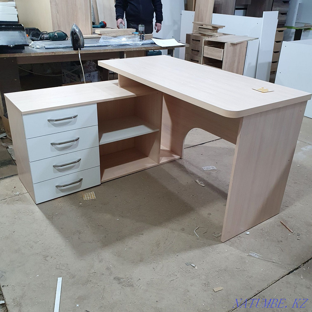 Computer tables, two-pedestal desks Almaty - photo 2