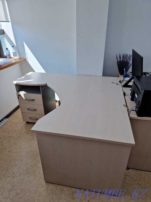 Кеңсе үстелдері мен шкафтар  Астана - изображение 1