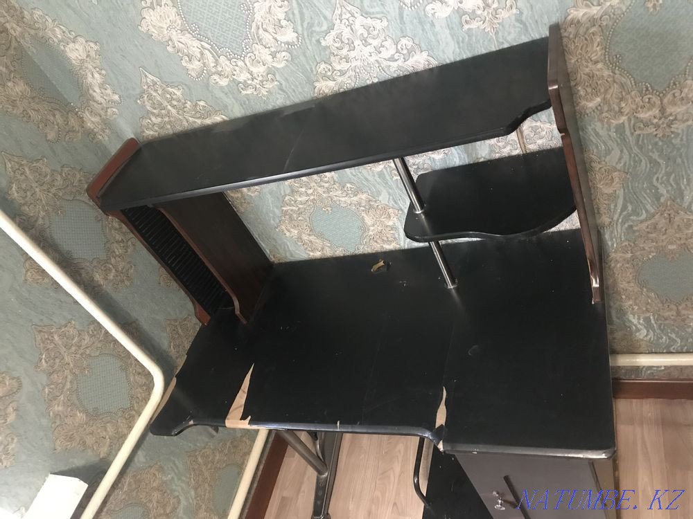 Компьютерный стол Енбек - изображение 2