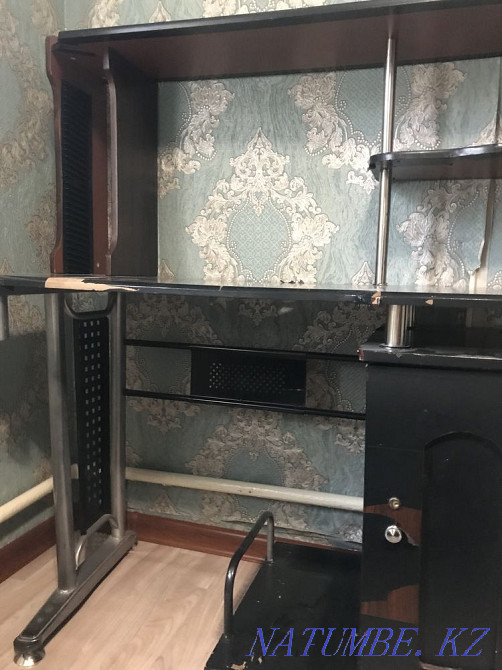 Компьютерный стол Енбек - изображение 1