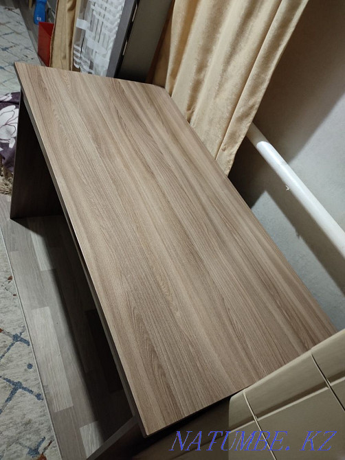 Продам стол светло коричневый Астана - изображение 1