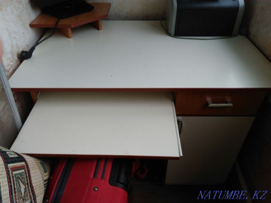 Computer table and shelves Almaty - photo 2