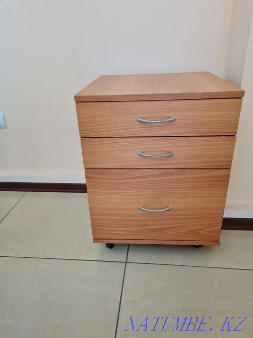 Стол офисный (3шт), тумба под технику. Акбулак - изображение 5