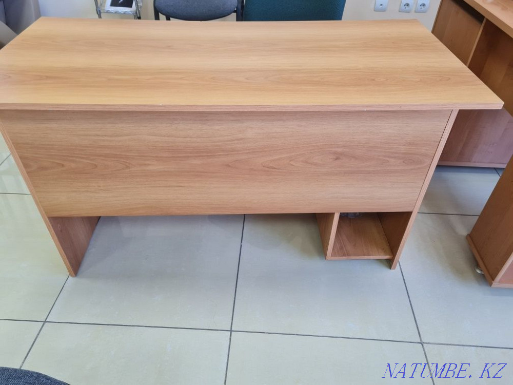 Стол офисный (3шт), тумба под технику. Акбулак - изображение 3