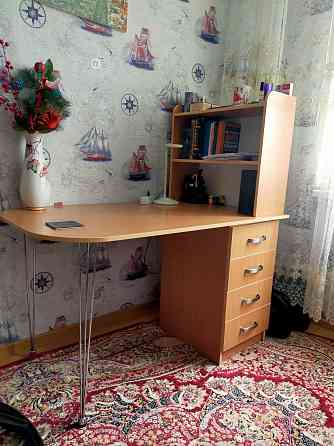 Продается письменный стол с полками  Астана