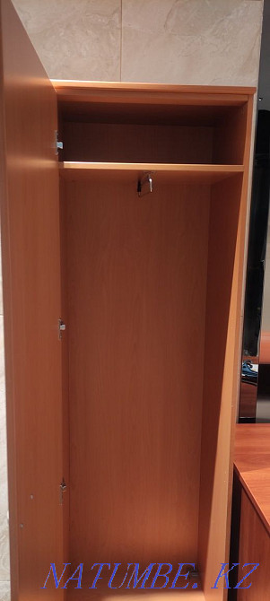 Продам Столы, шкаф и тумбы для офиса Астана - изображение 4