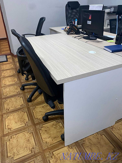Office tables in good condition Almaty - photo 3