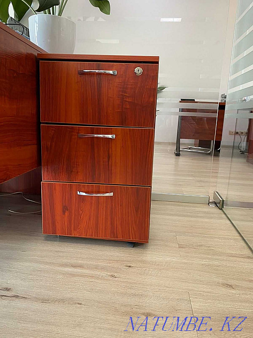 Office desk and nightstand Almaty - photo 4