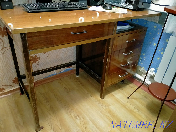 Desk (GDR) Oral - photo 1