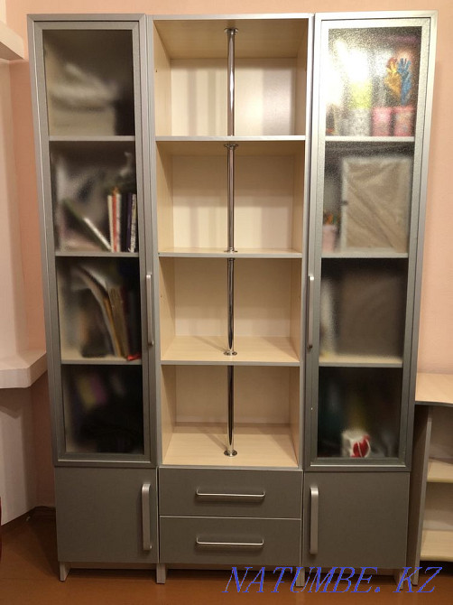 Wardrobe + table. Shymkent - photo 2