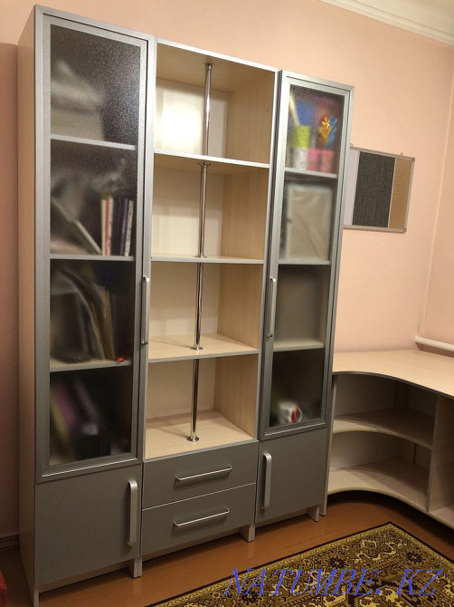 Wardrobe + table. Shymkent - photo 3