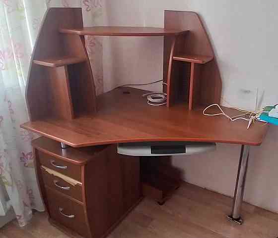 Компьютерный стол Karagandy