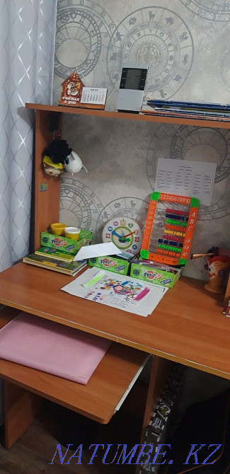 Компьютерный стол, б/у Алматы - изображение 2