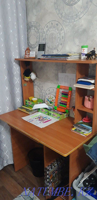 Компьютерный стол, б/у Алматы - изображение 1