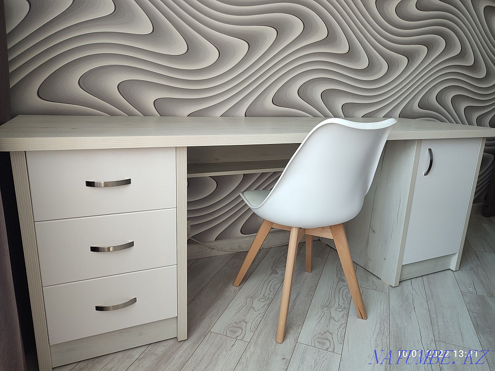 Selling a table. Table top length 203 cm. Shchuchinsk - photo 1