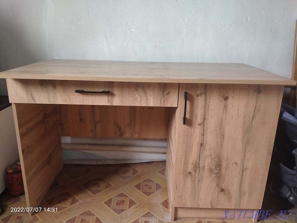Срочно продам стол Туздыбастау - изображение 1