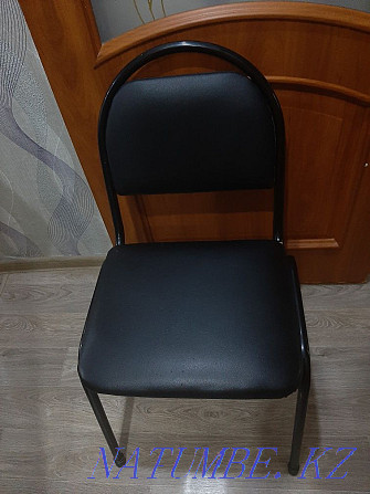 Chairs 2 pieces selling urgently Oral - photo 1
