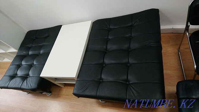 Кресло из искуственной кожи 2 шт, журнальный столик, два стула и шкаф Тельмана - изображение 3