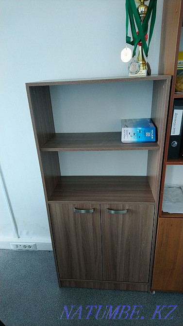 Кресло из искуственной кожи 2 шт, журнальный столик, два стула и шкаф Тельмана - изображение 7