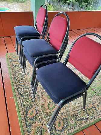 Продам офисные стулья новые 8 шт Байсерке