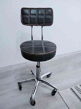 Офисный кресло или барный стулья  Алматы