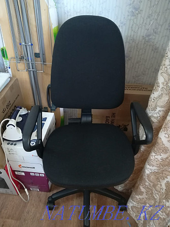 Продам офисное кресло в отличном состоянии Степногорск - изображение 2