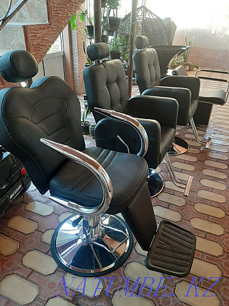 New professional barber chairs for sale.  - photo 1