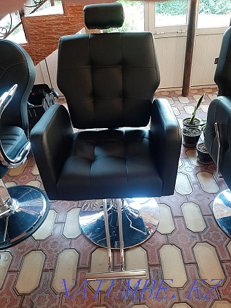 New professional barber chairs for sale.  - photo 3