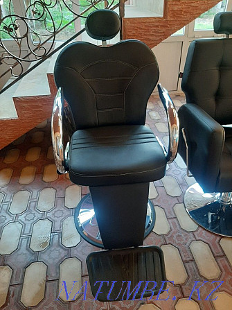 New professional barber chairs for sale.  - photo 2