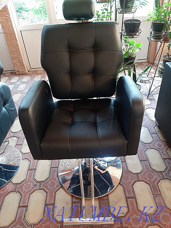 New professional barber chairs for sale.  - photo 4