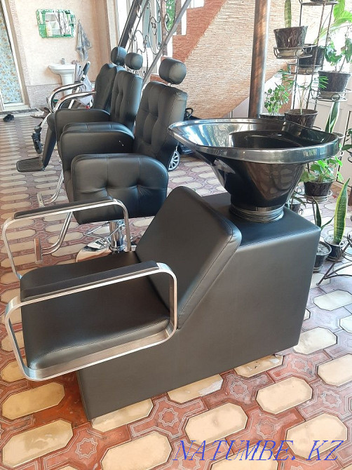 New professional barber chairs for sale.  - photo 6
