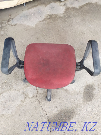 Selling office chair without back. Almaty - photo 1