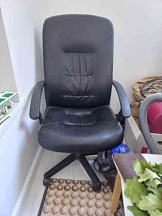 Продаётся кожа кресло Aqsay