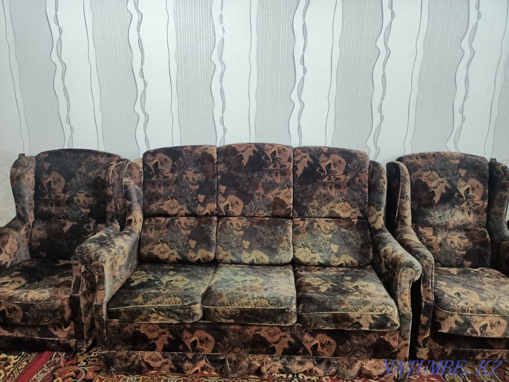 Диван и два кресла Шымкент - изображение 1