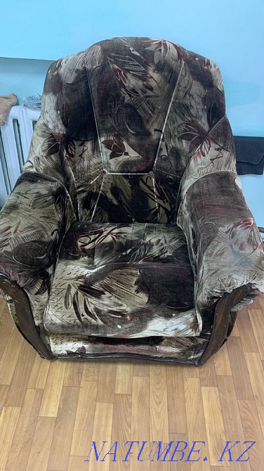 Office and manicure table Ust-Kamenogorsk - photo 3