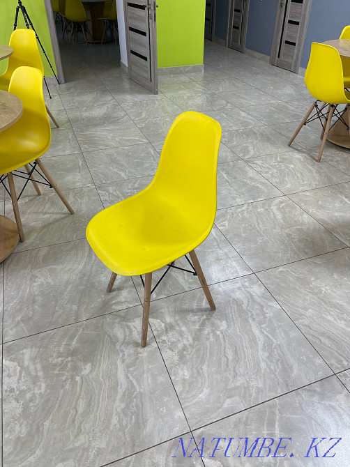 Стул офисный желтый 40 стульев, оптом и в розницу в отличном состоянии Караганда - изображение 1