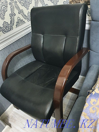 Кожаное кресло директора Алматы - изображение 2