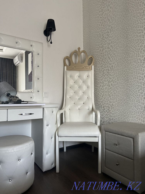 Chair with crown Almaty - photo 1