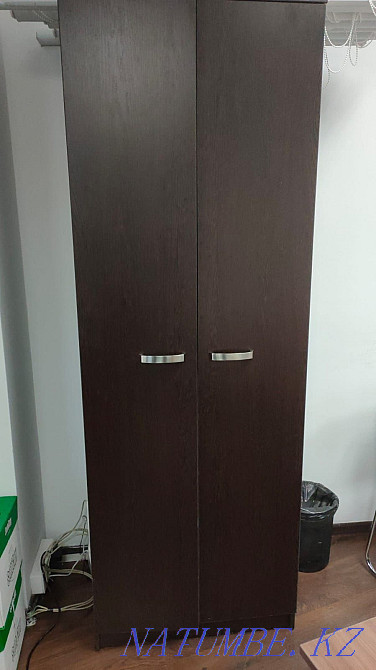 Тез арада администратор мен кеңсе үстелдері, креслолар, гардероб сатамыз  Астана - изображение 4